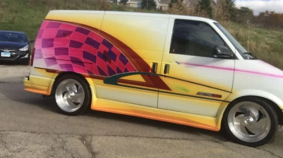 1992 Chevrolet Astro - Image 2 of 9