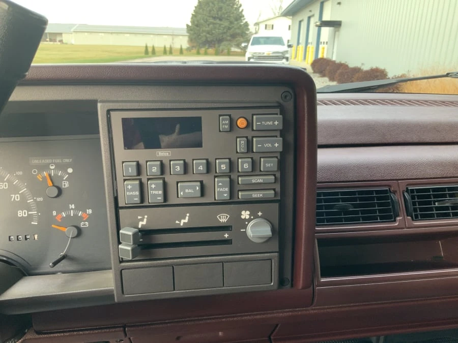 1992 Chevrolet Blazer - Image 10 of 13