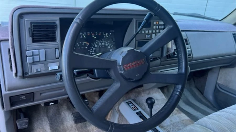 1992 Chevrolet Blazer - Image 10 of 19