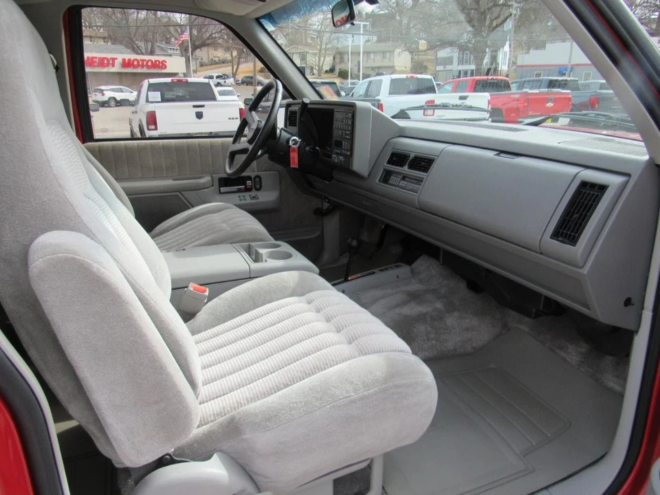 1992 Chevrolet K5 Blazer 3rd Gen - Image 27 of 31