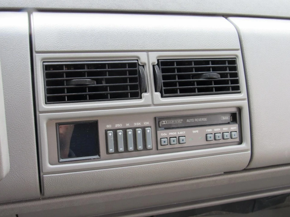 1992 Chevrolet K5 Blazer 3rd Gen - Image 24 of 31