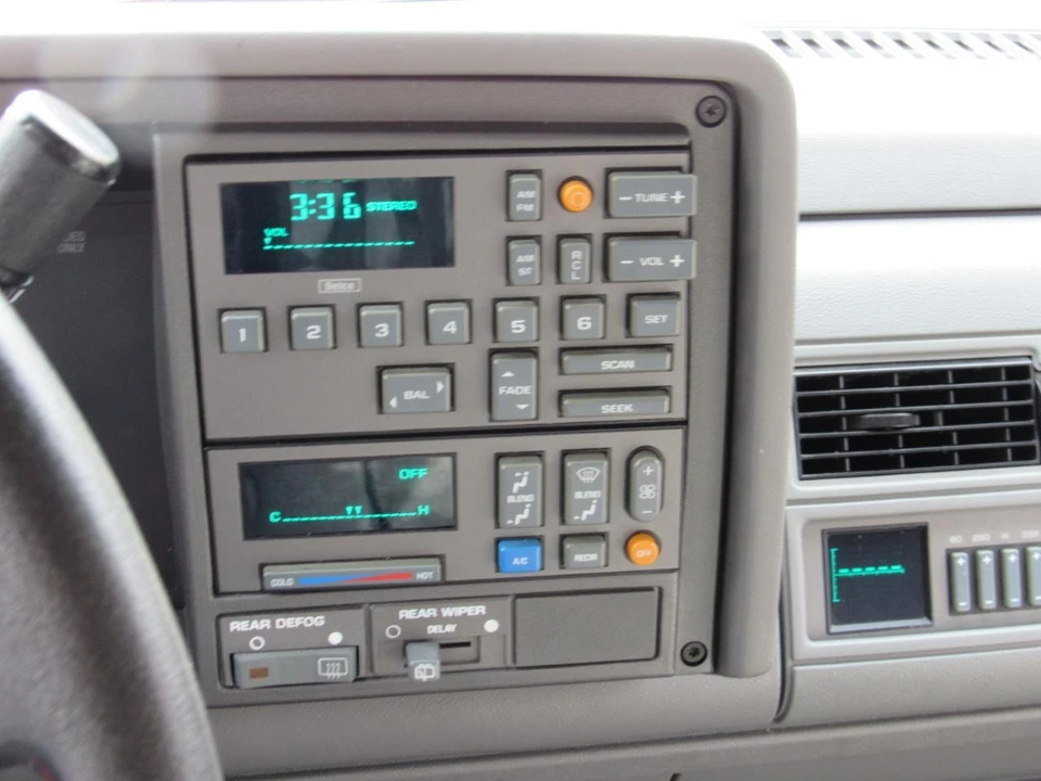 1992 Chevrolet K5 Blazer 3rd Gen - Image 26 of 31