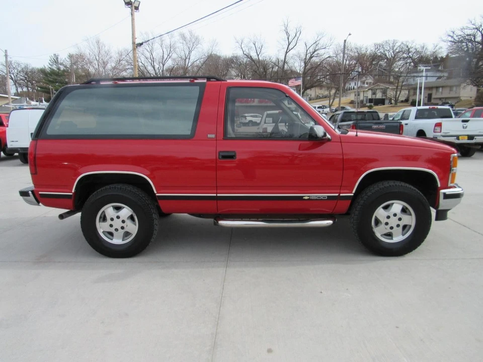 1992 Chevrolet K5 Blazer 3rd Gen - Image 6 of 31