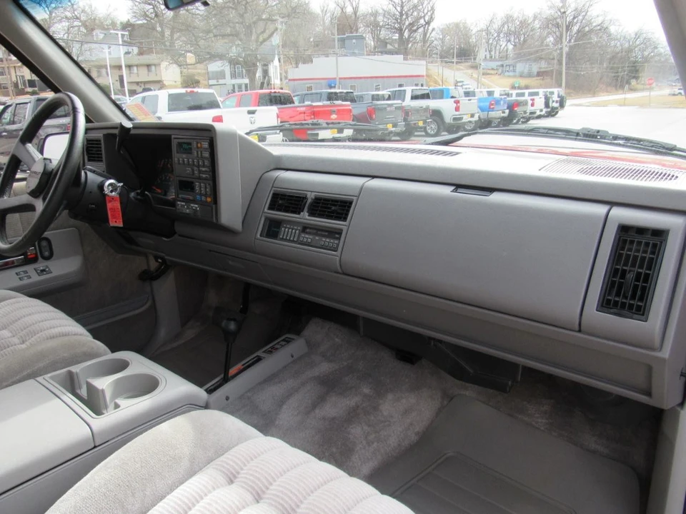 1992 Chevrolet K5 Blazer 3rd Gen - Image 28 of 31