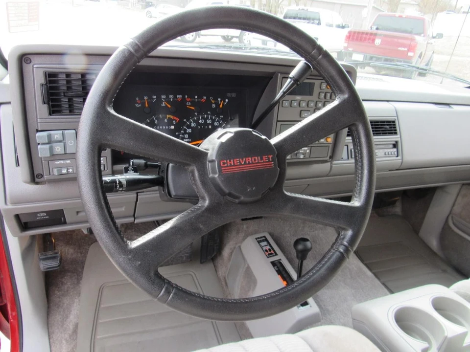 1992 Chevrolet K5 Blazer 3rd Gen - Image 18 of 31