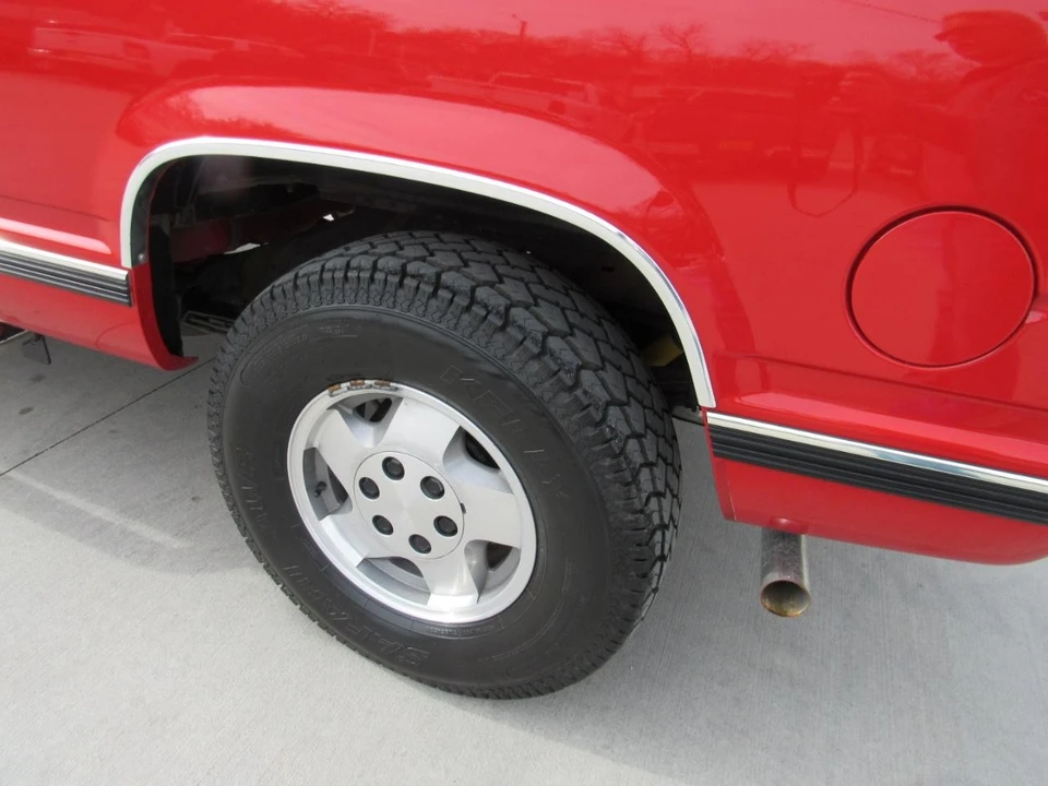 1992 Chevrolet K5 Blazer 3rd Gen - Image 10 of 31