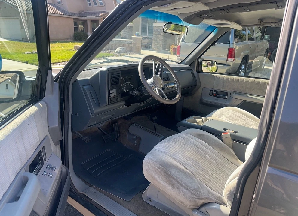 1992 Chevrolet K5 Blazer 3rd Gen - Image 17 of 19