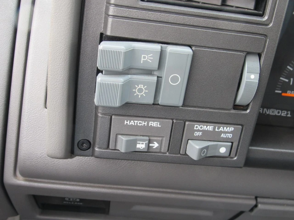 1992 Chevrolet K5 Blazer 3rd Gen - Image 17 of 21