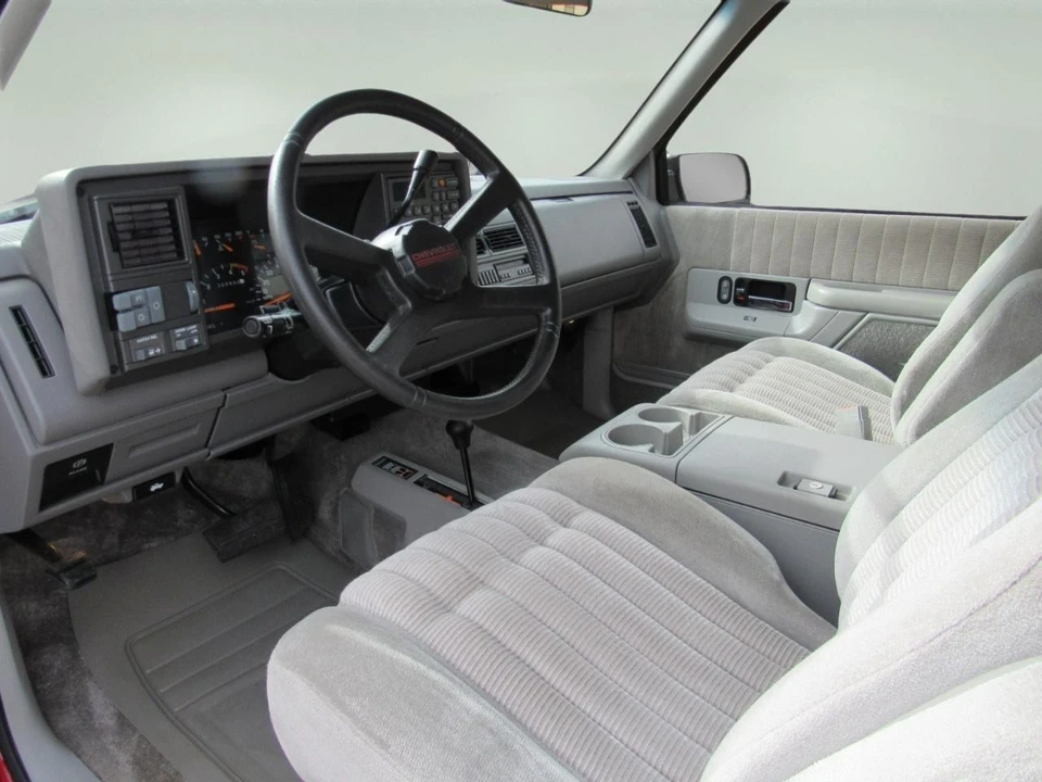 1992 Chevrolet K5 Blazer 3rd Gen - Image 4 of 21