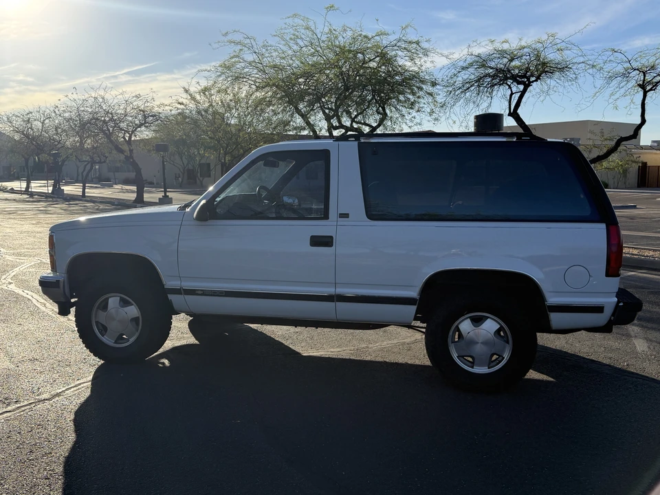 1992 Chevrolet Blazer - Image 2 of 31