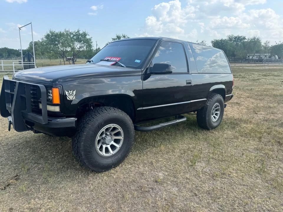 1992 Chevrolet K5 Blazer 3rd Gen - Image 2 of 10