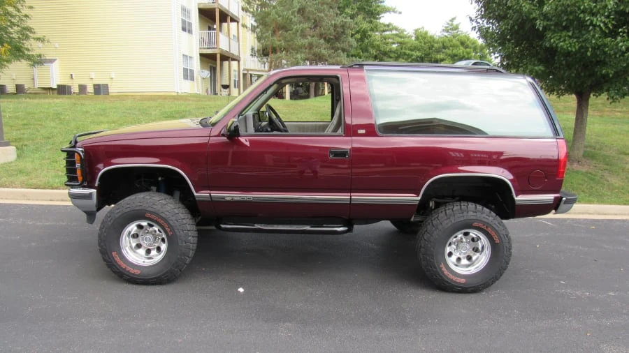 1992 Chevrolet K5 Blazer 3rd Gen - Image 2 of 8