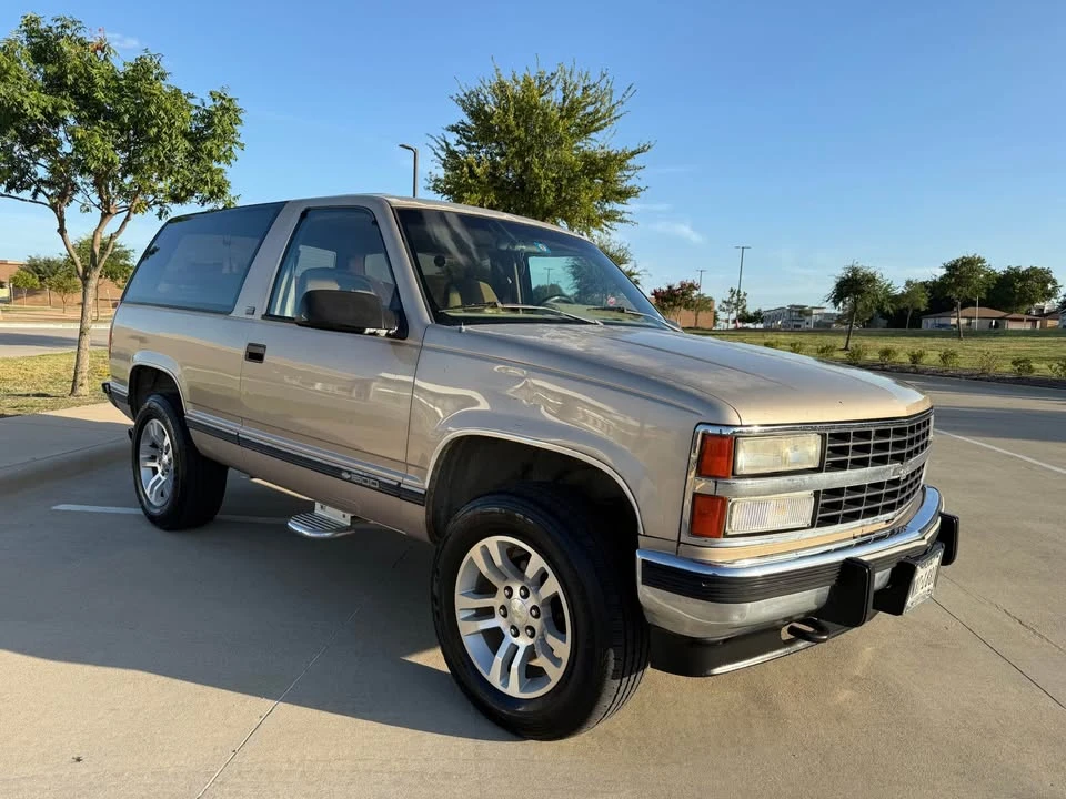 1992 Chevrolet K5 Blazer 3rd Gen - Image 3 of 9