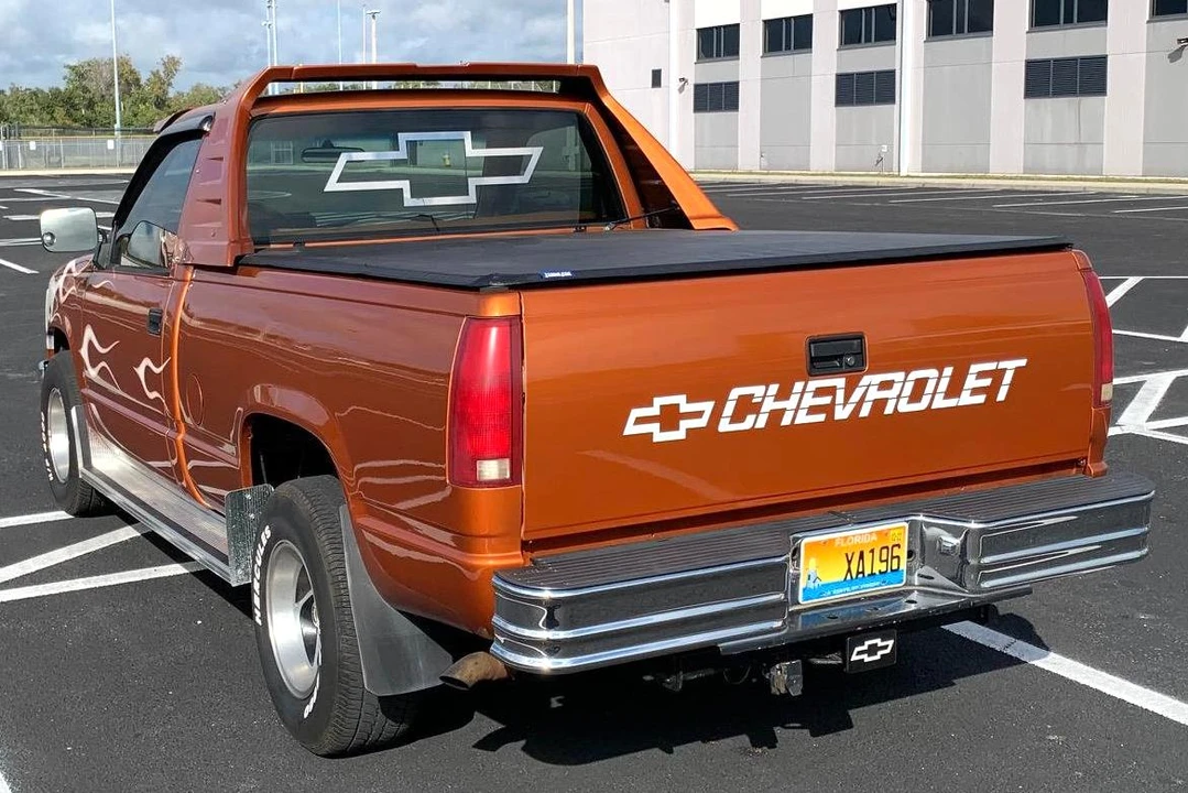 1992 Chevrolet C/K 4th Gen - Image 4 of 31