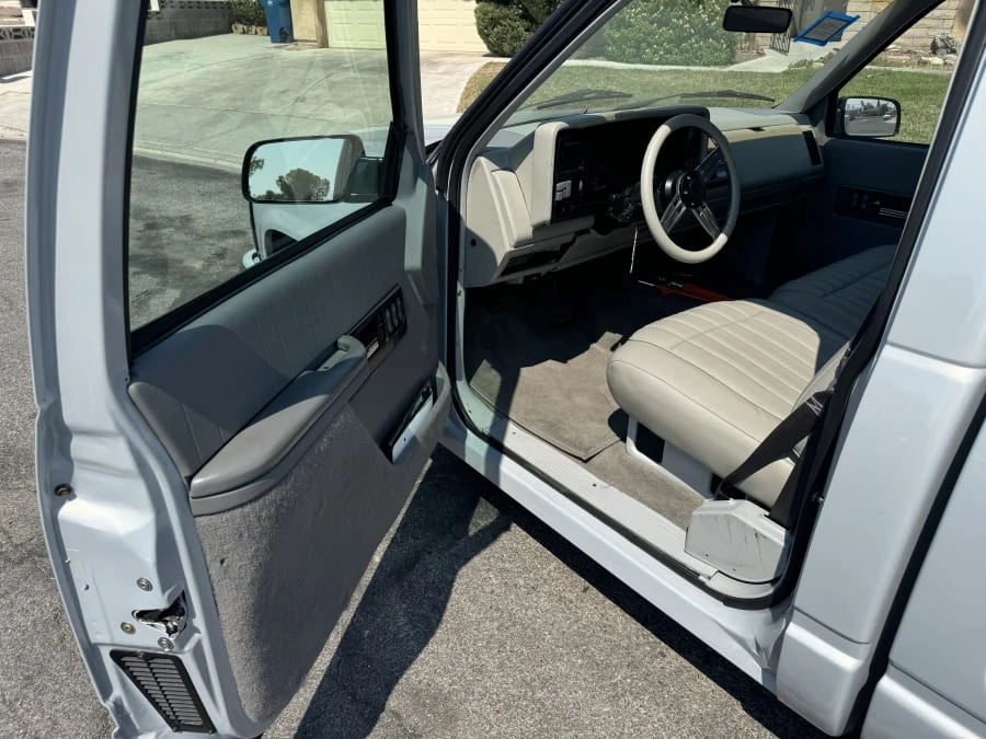 1992 Chevrolet C/K 4th Gen - Image 6 of 11