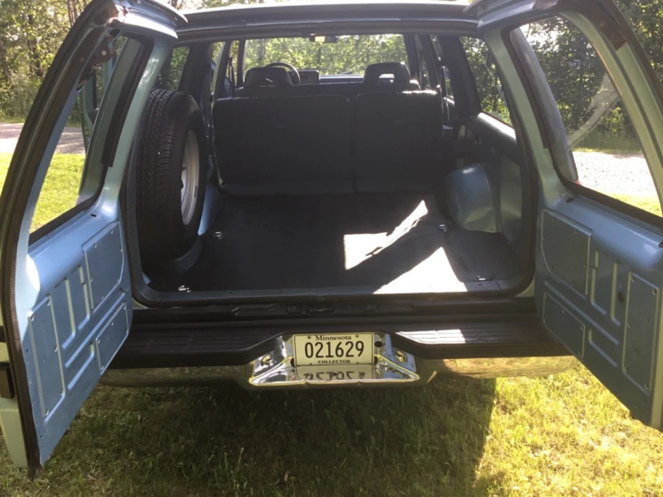 1992 Chevrolet Suburban 8th Gen - Image 21 of 31