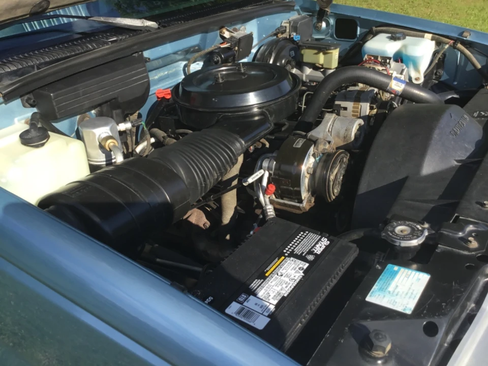 1992 Chevrolet Suburban 8th Gen - Image 17 of 31