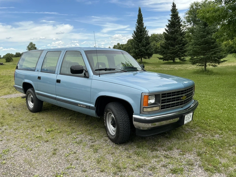 1992 Chevrolet Suburban 8th Gen - Image 4 of 31