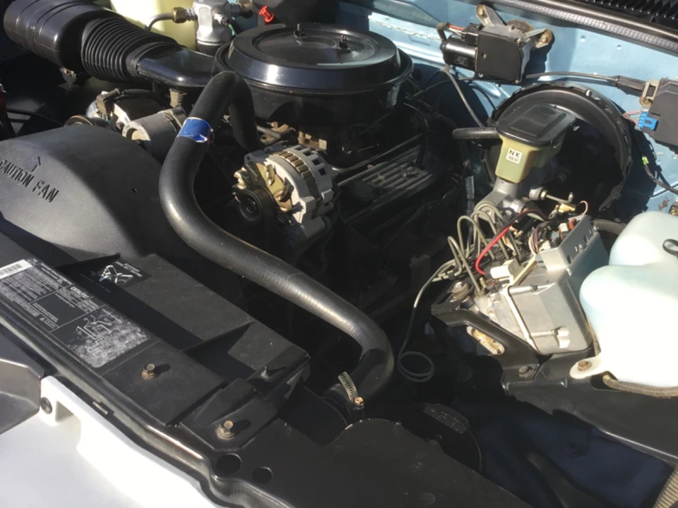 1992 Chevrolet Suburban 8th Gen - Image 16 of 31