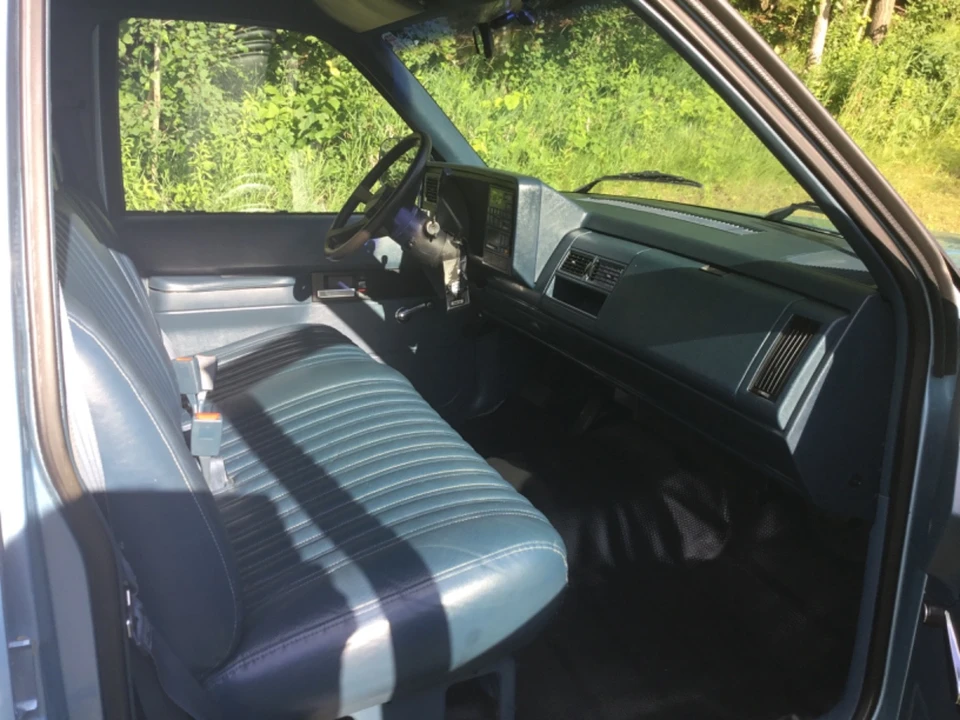 1992 Chevrolet Suburban 8th Gen - Image 11 of 31