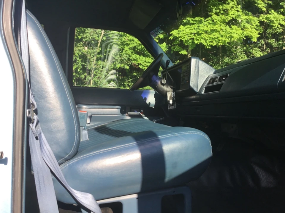 1992 Chevrolet Suburban 8th Gen - Image 12 of 31