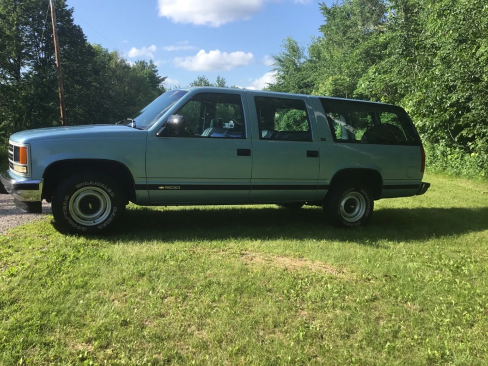 1992 Chevrolet Suburban 8th Gen - Image 3 of 31