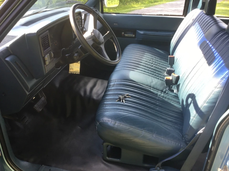 1992 Chevrolet Suburban 8th Gen - Image 29 of 31