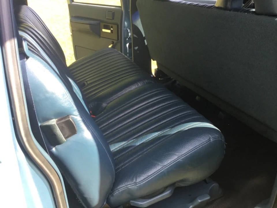 1992 Chevrolet Suburban 8th Gen - Image 23 of 31