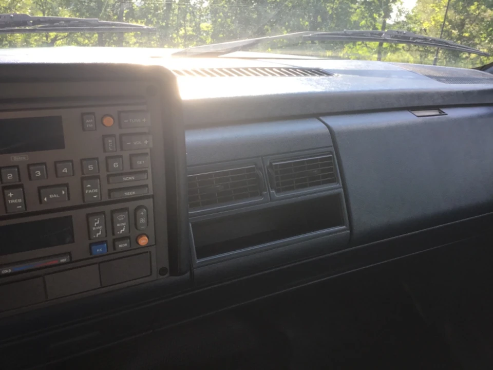1992 Chevrolet Suburban 8th Gen - Image 28 of 31