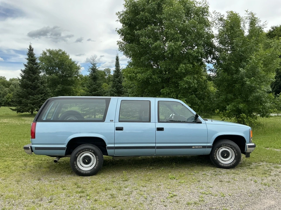 1992 Chevrolet Suburban 8th Gen - Image 2 of 31