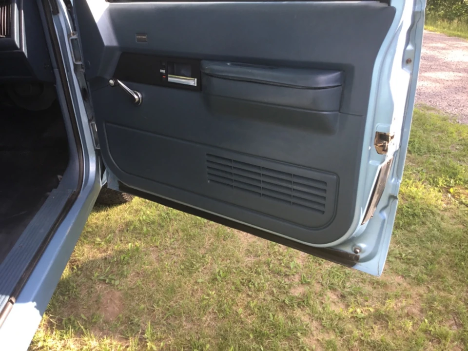 1992 Chevrolet Suburban 8th Gen - Image 10 of 31