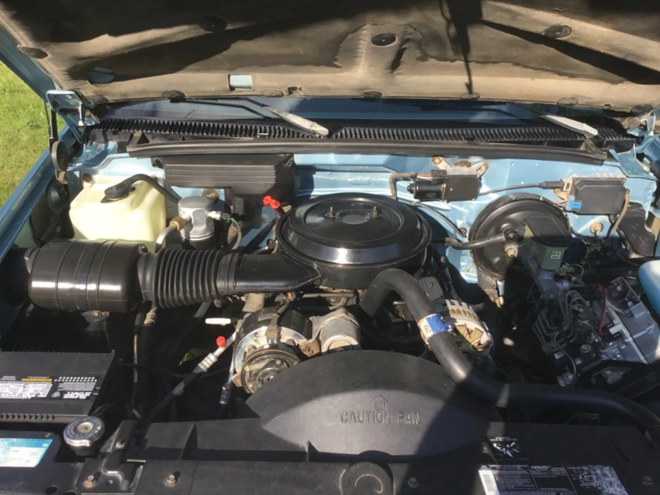 1992 Chevrolet Suburban 8th Gen - Image 18 of 31