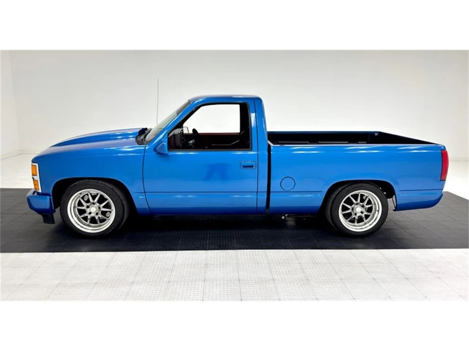 1992 Chevrolet C/K 4th Gen - Image 2 of 31