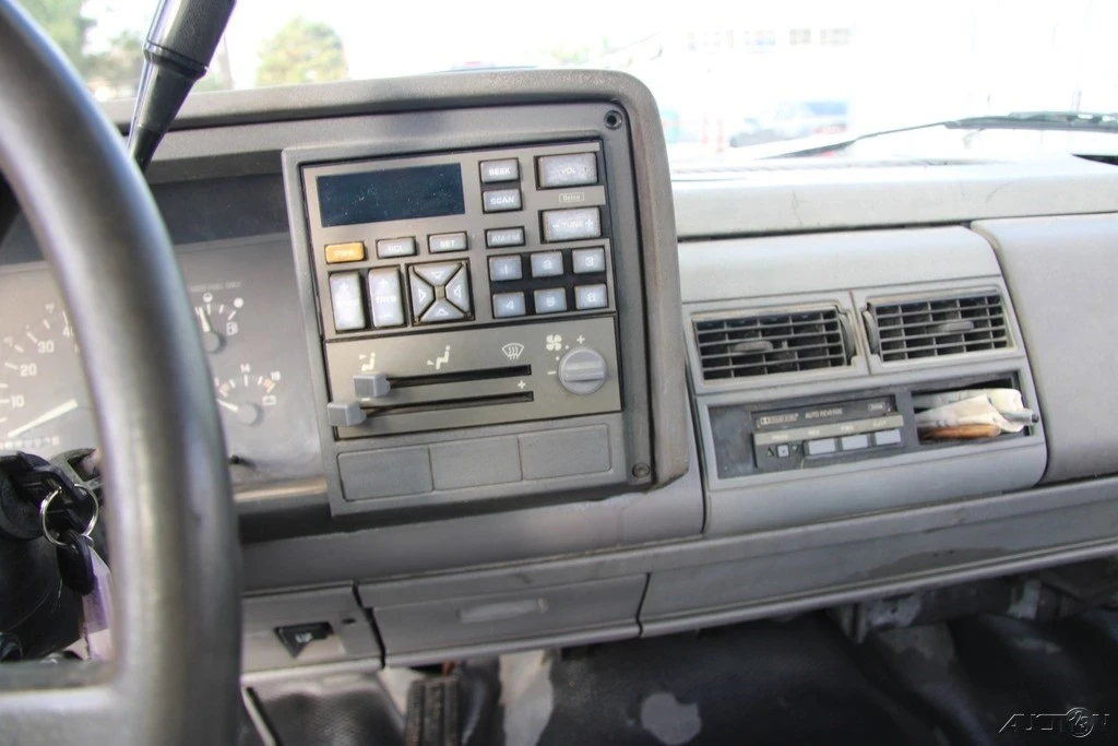 1992 Chevrolet C/K 4th Gen - Image 17 of 21
