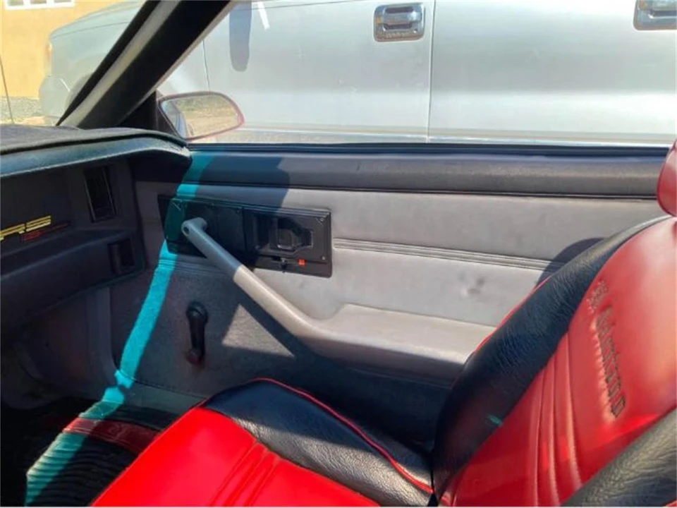 1992 Chevrolet Camaro 3rd Gen - Image 5 of 21