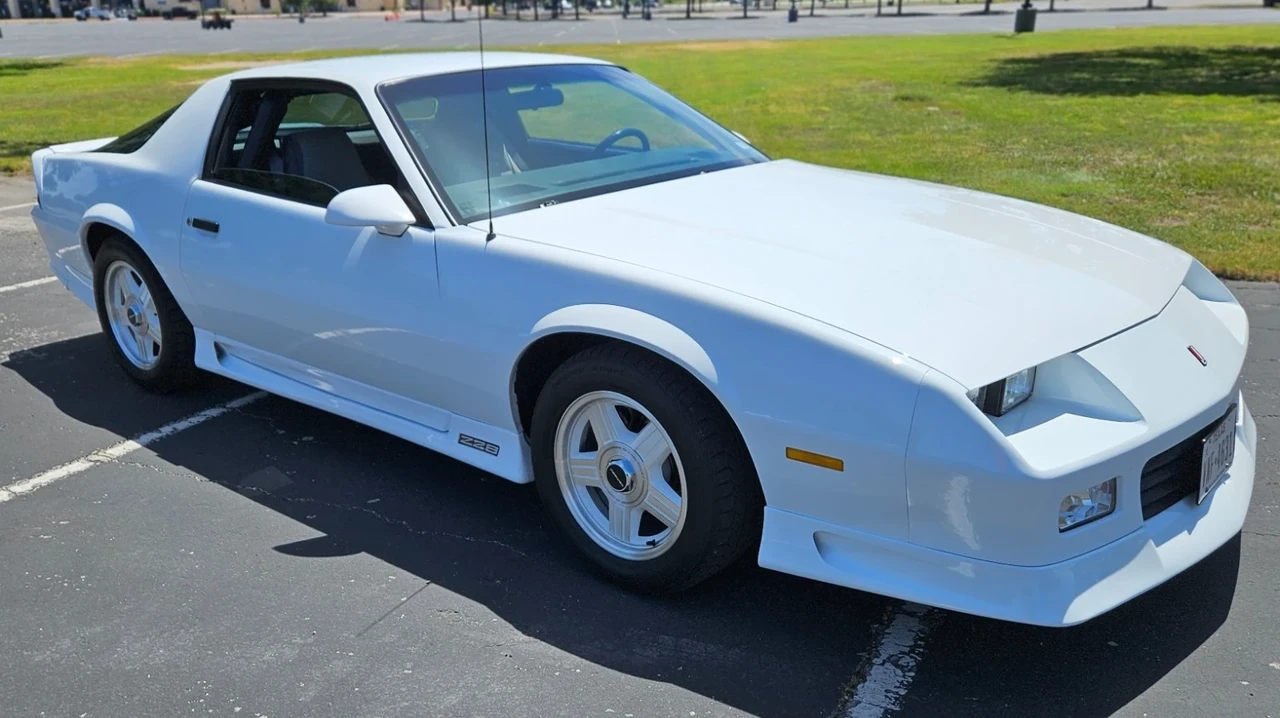 1992 Chevrolet Camaro 3rd Gen - Image 2 of 21
