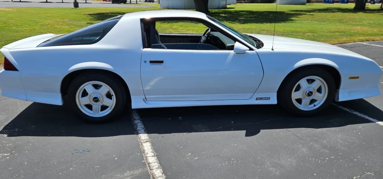 1992 Chevrolet Camaro 3rd Gen - Image 3 of 21