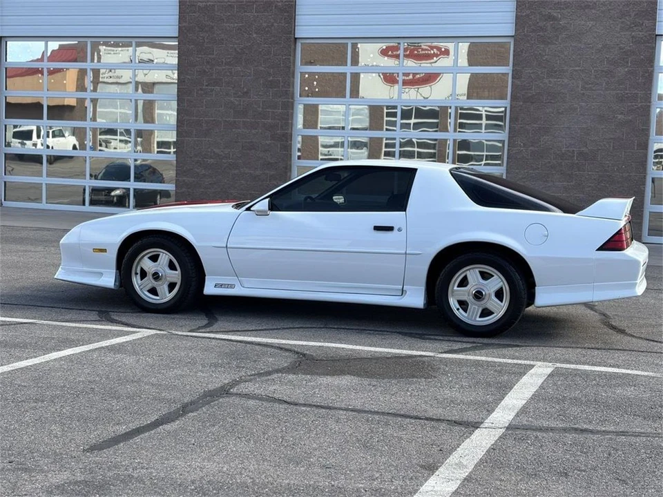 1992 Chevrolet Camaro 3rd Gen - Image 14 of 31