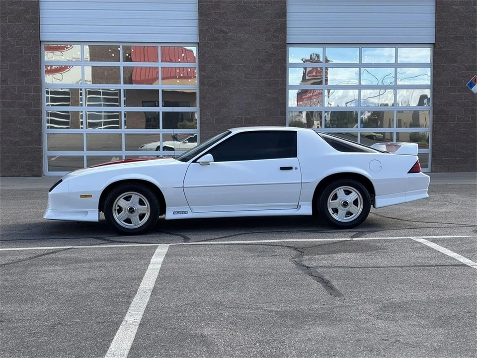 1992 Chevrolet Camaro 3rd Gen - Image 16 of 31