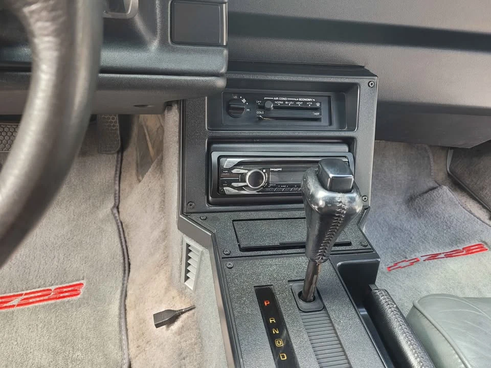 1992 Chevrolet Camaro 3rd Gen - Image 5 of 11