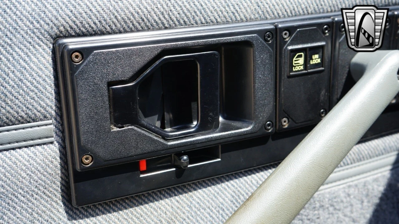 1992 Chevrolet Camaro 3rd Gen - Image 16 of 21