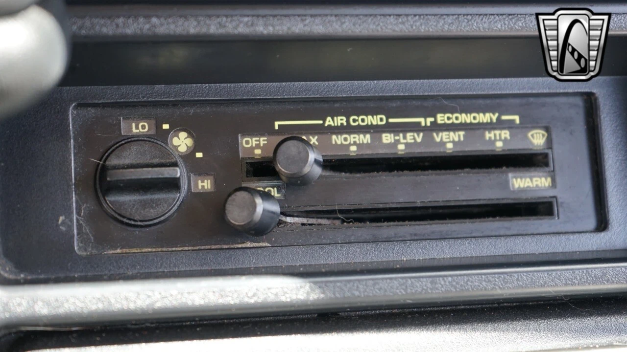 1992 Chevrolet Camaro 3rd Gen - Image 20 of 21