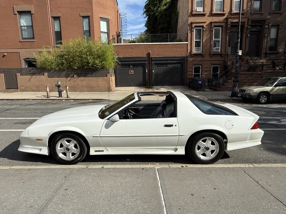 1992 Chevrolet Camaro 3rd Gen - Image 2 of 21