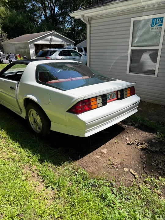 1992 Chevrolet Camaro 3rd Gen - Image 4 of 8