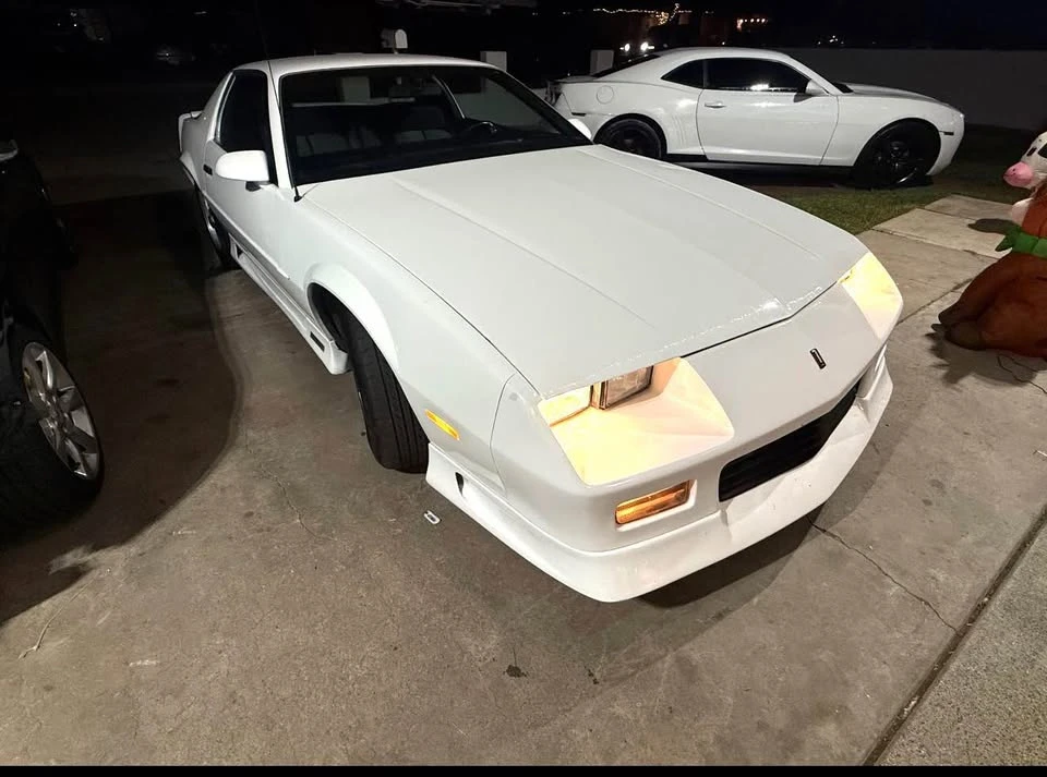 1992 Chevrolet Camaro 3rd Gen - Image 2 of 3