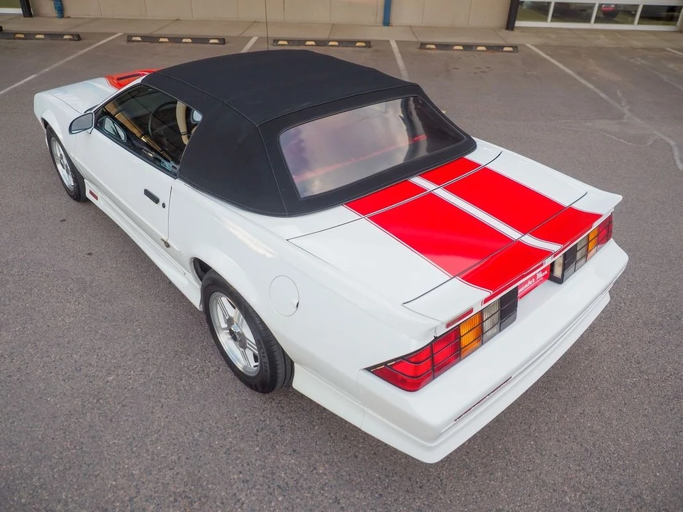 1992 Chevrolet - Image 15 of 31