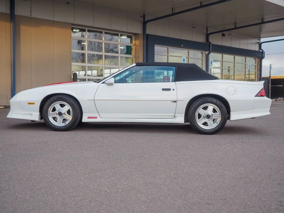 1992 Chevrolet - Image 11 of 31