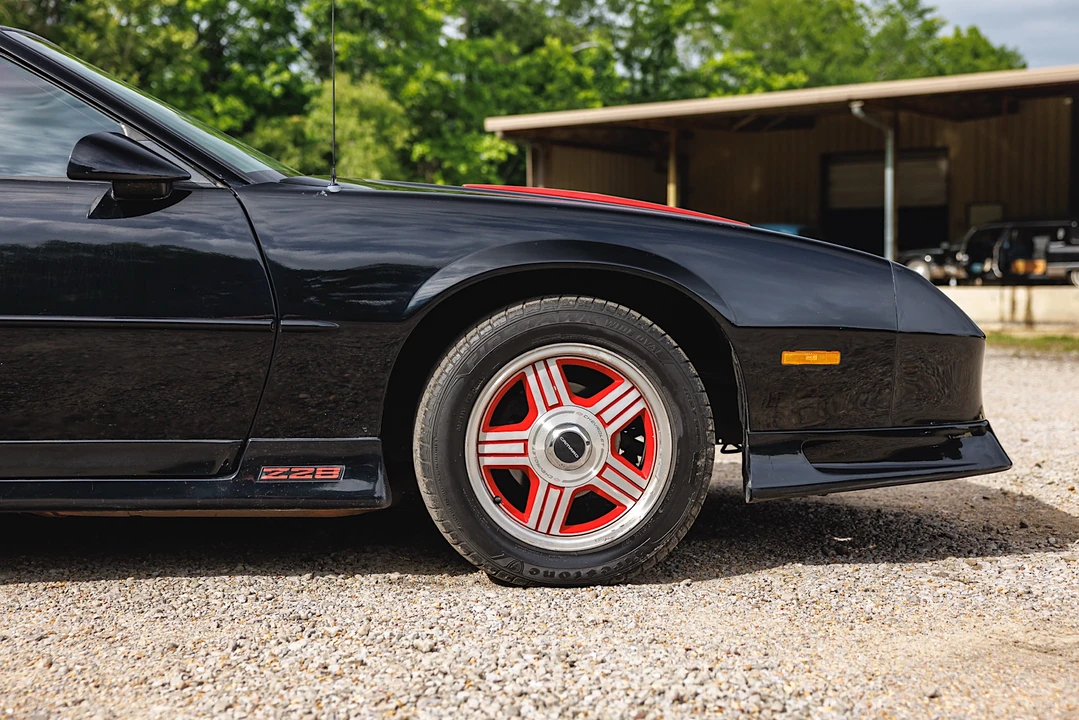 1992 Chevrolet Camaro 3rd Gen - Image 16 of 31