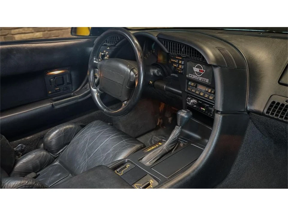 1992 Chevrolet Corvette C4 - Image 16 of 31