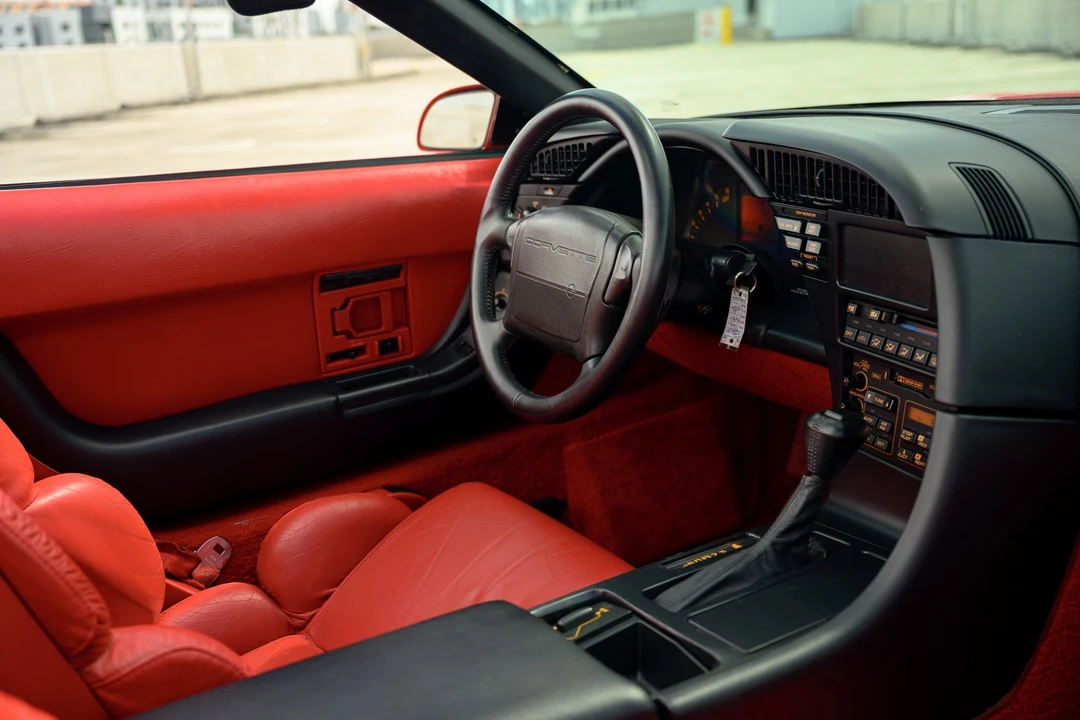 1992 Chevrolet Corvette C4 - Image 12 of 17